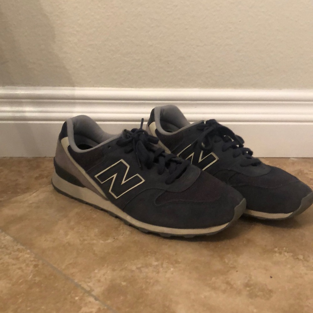 SOLD New balance tennis shoes